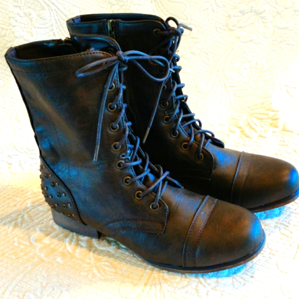Madden Girls Celebrity Brown Tie-up Studded Combat Boots